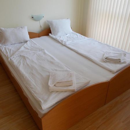 Sunny Fort Apartments Slăntjev Brjag Rum bild