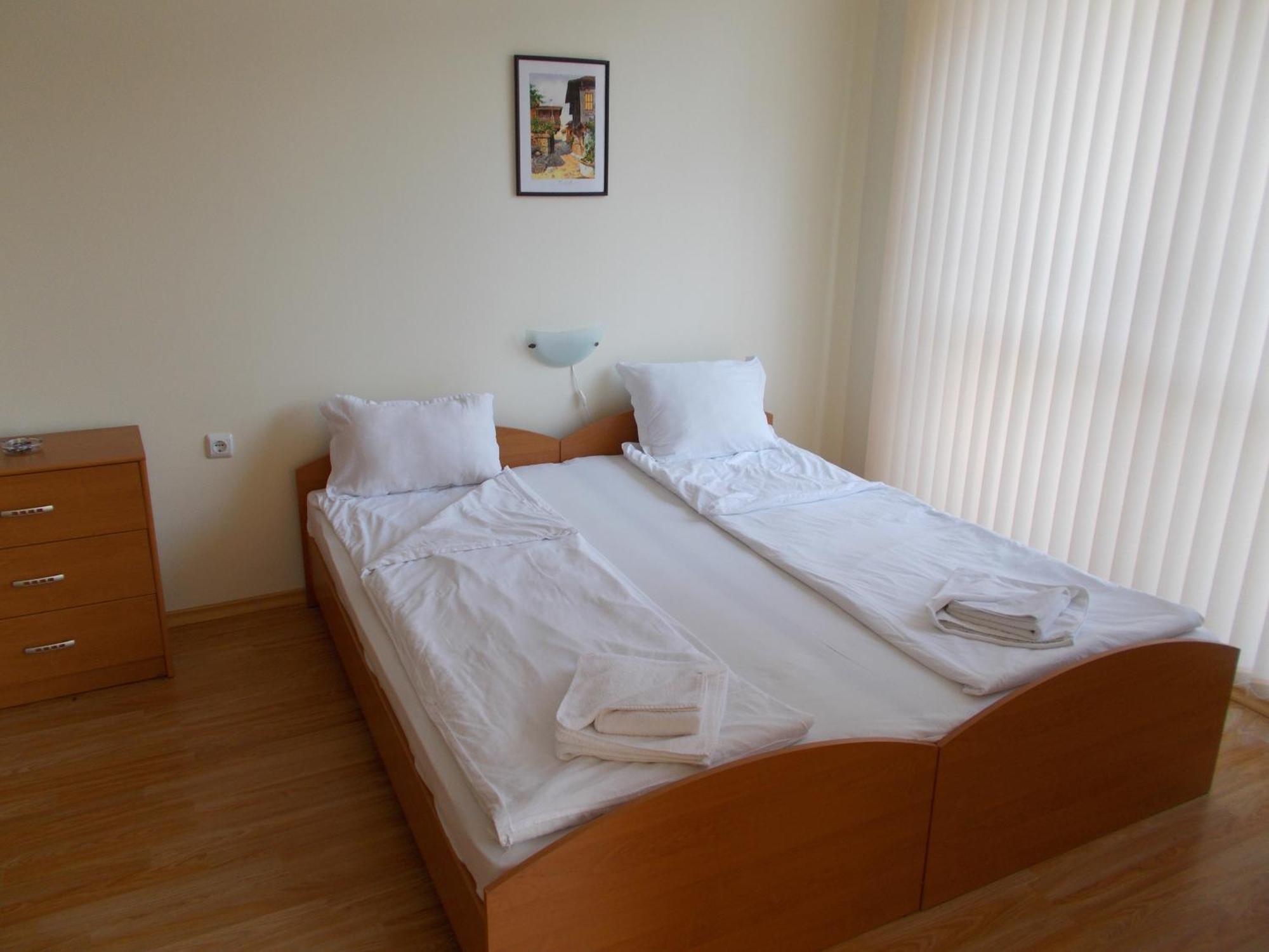 Sunny Fort Apartments Slăntjev Brjag Rum bild